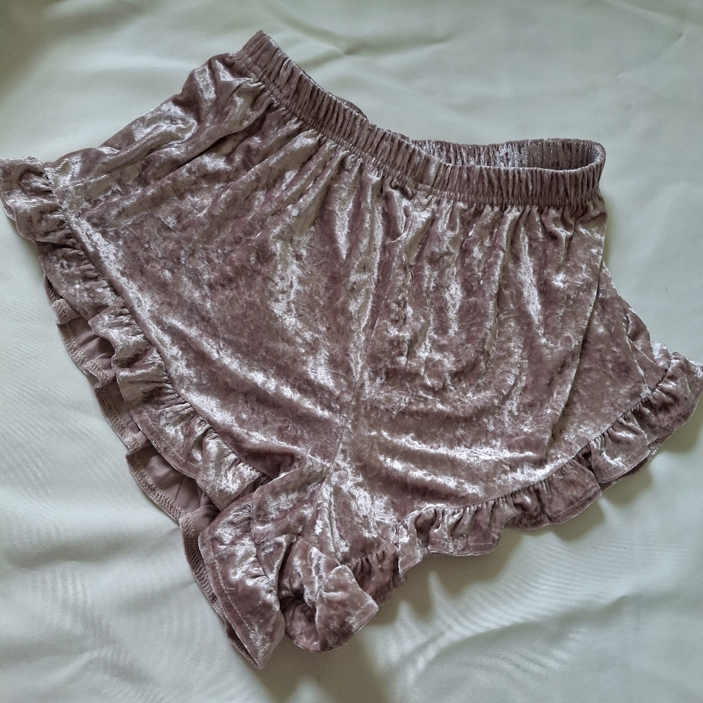 Listicle Crushed Velvet Sleep Shorts